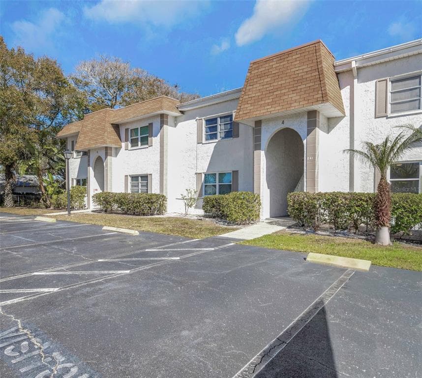 241 MCMULLEN BOOTH ROAD Unit 35, CLEARWATER, FL 33759 photo 3