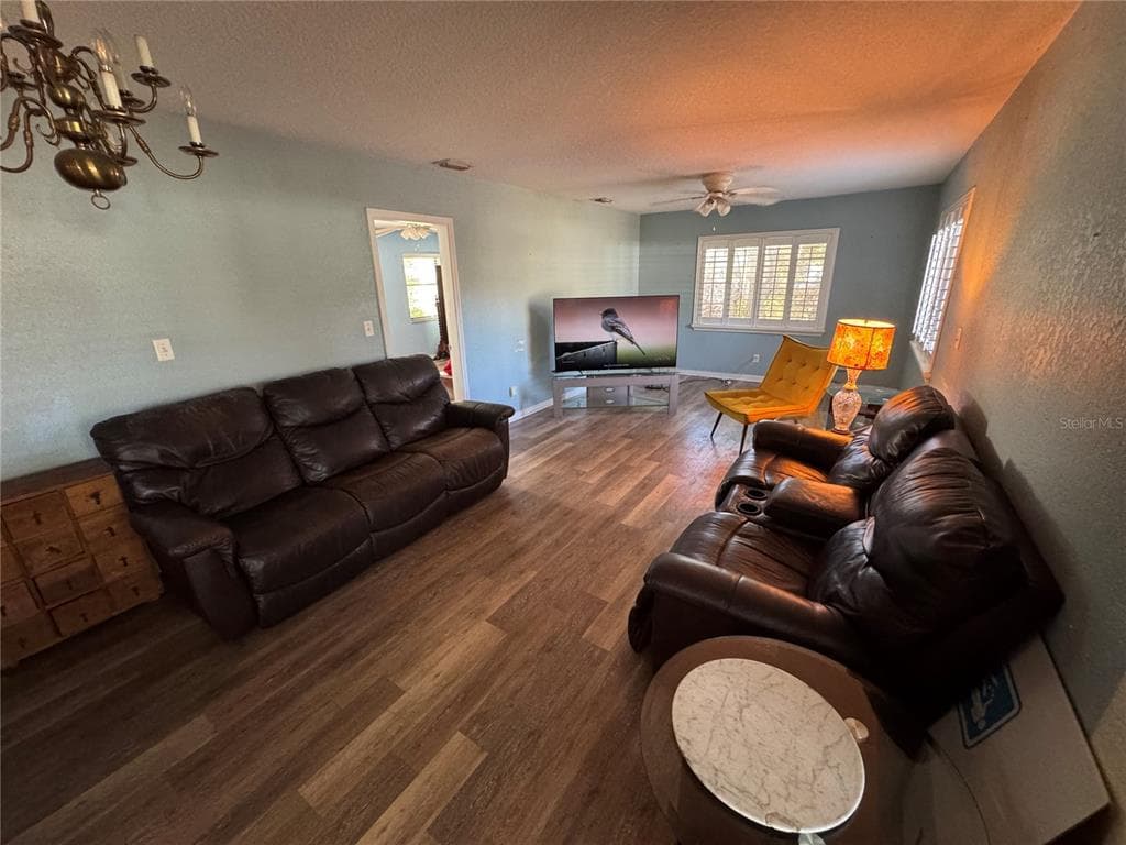 1736 COUNTRY CLUB DRIVE, TAMPA, FL 33612 photo 2