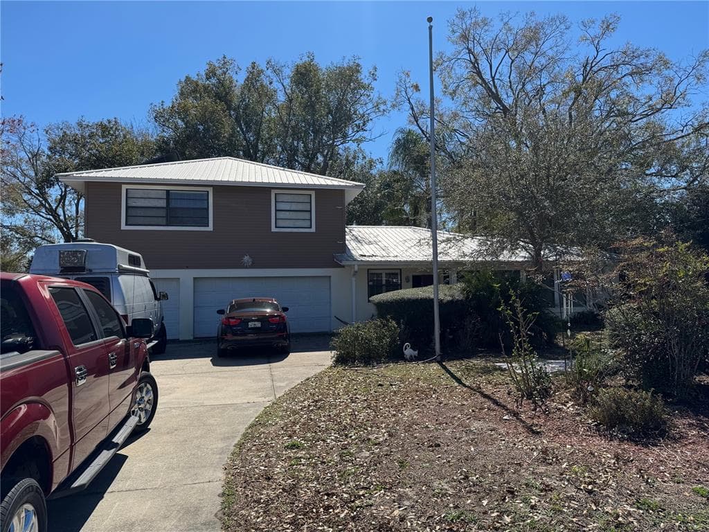 1736 COUNTRY CLUB DRIVE, TAMPA, FL 33612