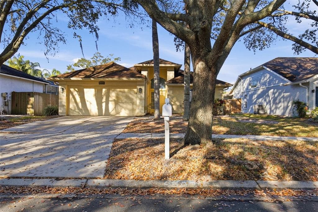 16502 LAKE HEATHER DRIVE, TAMPA, FL 33618 photo 2