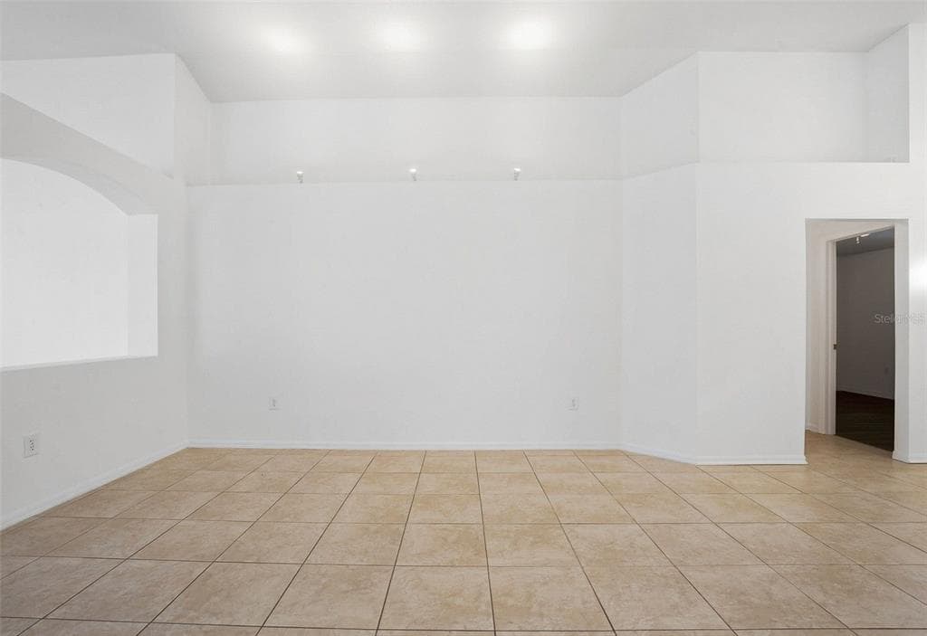 16502 LAKE HEATHER DRIVE, TAMPA, FL 33618 photo 3