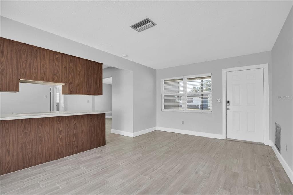 3401 37TH STREET, Street PETERSBURG, FL 33713 photo 4