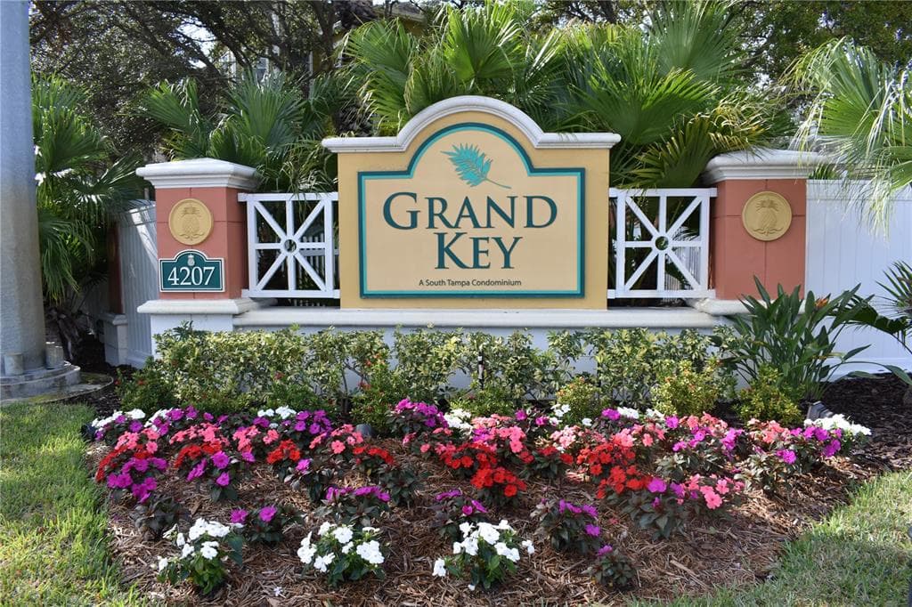 4207 DALE MABRY HIGHWAY Unit 12107, TAMPA, FL 33611