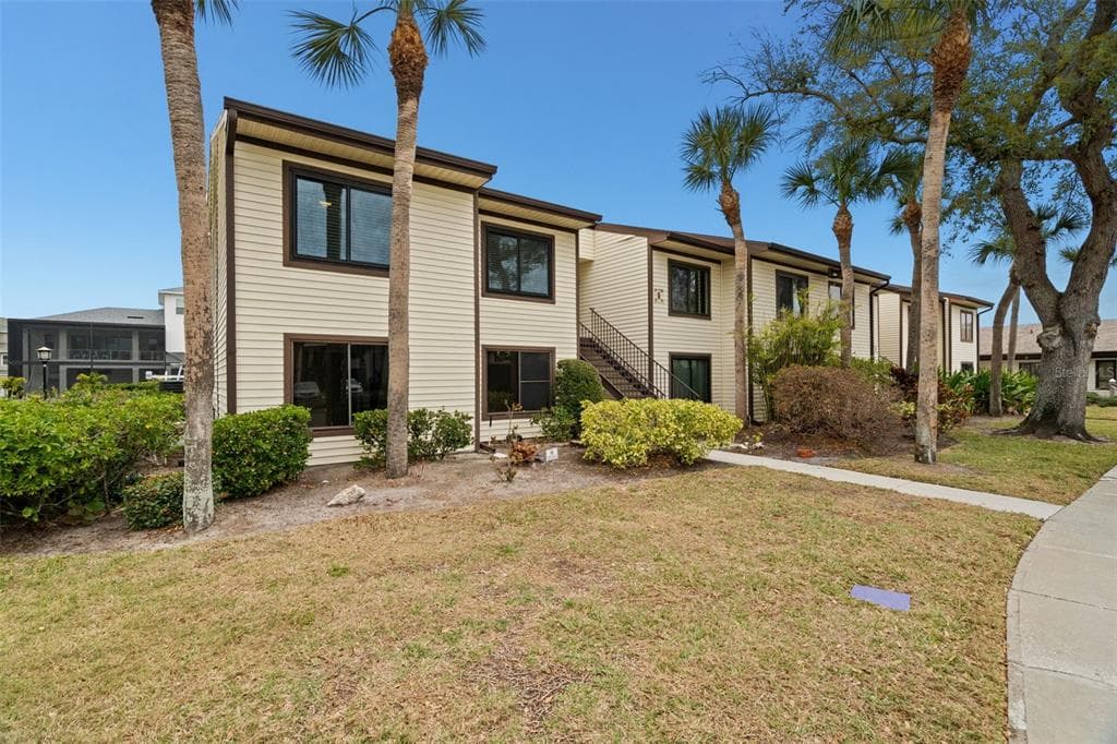 377 MOORINGS COVE DRIVE Unit 9H, TARPON SPRINGS, FL 34689
