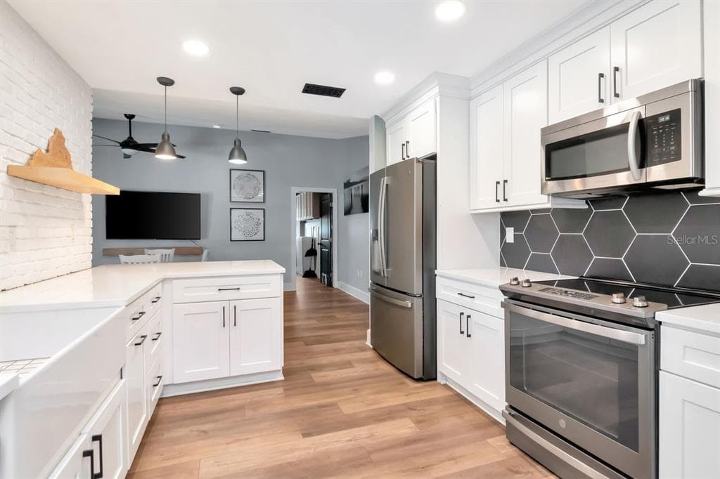 720 HICKORY LANE, PALM HARBOR, FL 34683 photo 2