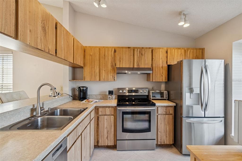 3766 EL CAMINO COURT, LARGO, FL 33771 photo 4