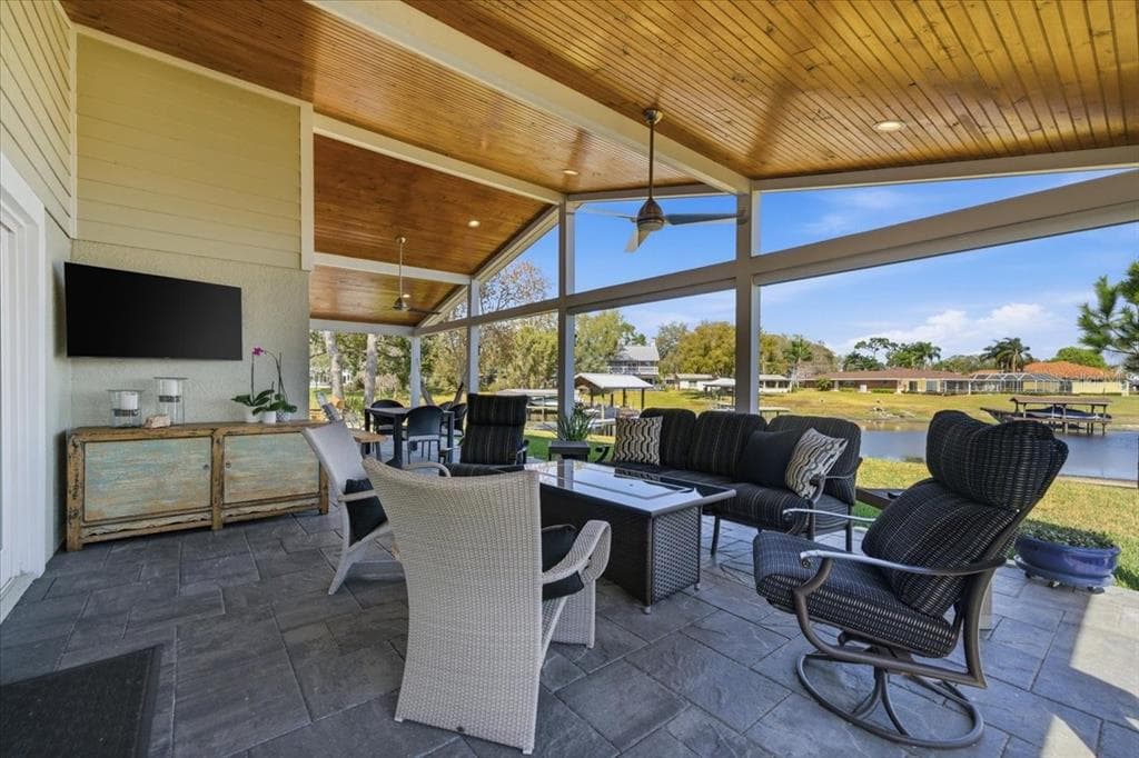 10705 CARROLLWOOD DRIVE, TAMPA, FL 33618 photo 5