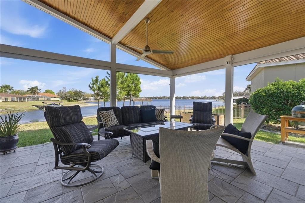 10705 CARROLLWOOD DRIVE, TAMPA, FL 33618 photo 4