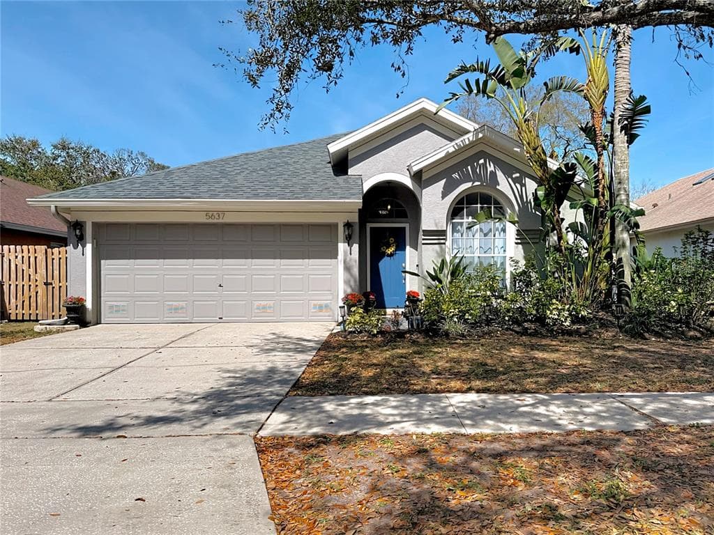 5637 PADDOCK TRAIL DRIVE, TAMPA, FL 33624