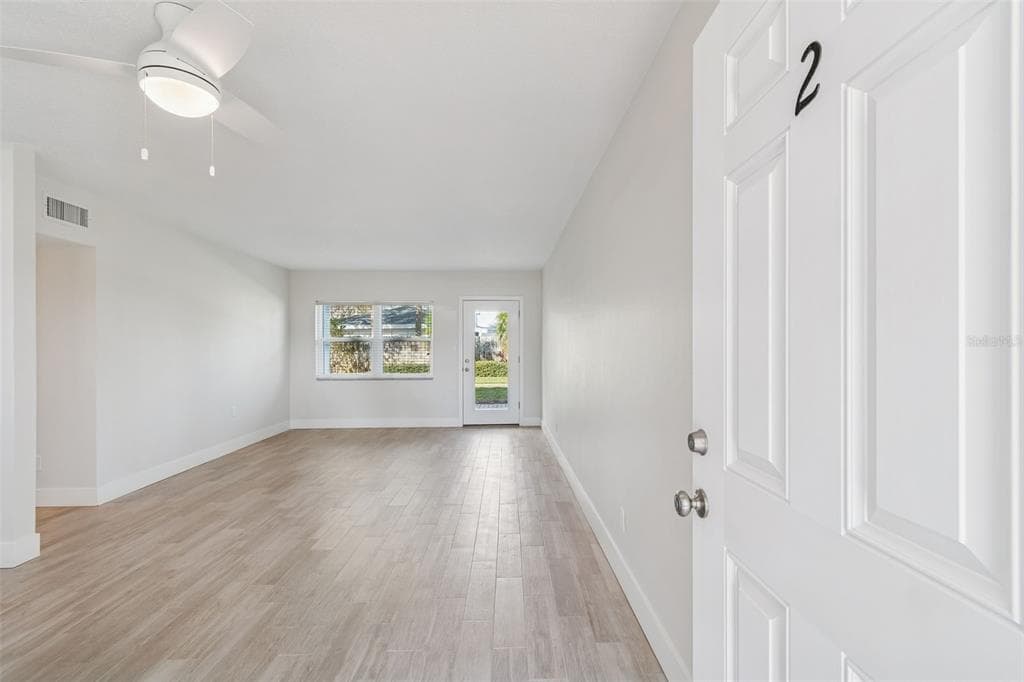 300 VENETIAN Drive Unit 2, CLEARWATER, FL 33755 photo 3