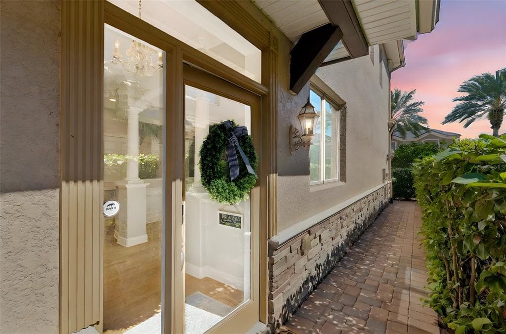 610 SAXONY BOULEVARD, ST PETERSBURG, FL, 33716 photo 2