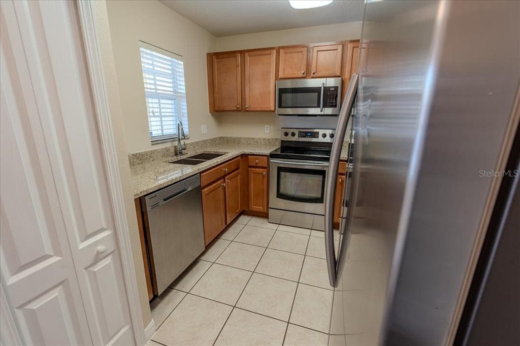 6327 MAISIE Road, ZEPHYRHILLS, FL 33542 photo 5