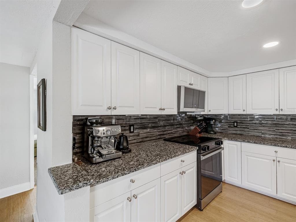 5240 43RD TERRACE, Street PETERSBURG, FL 33709 photo 3