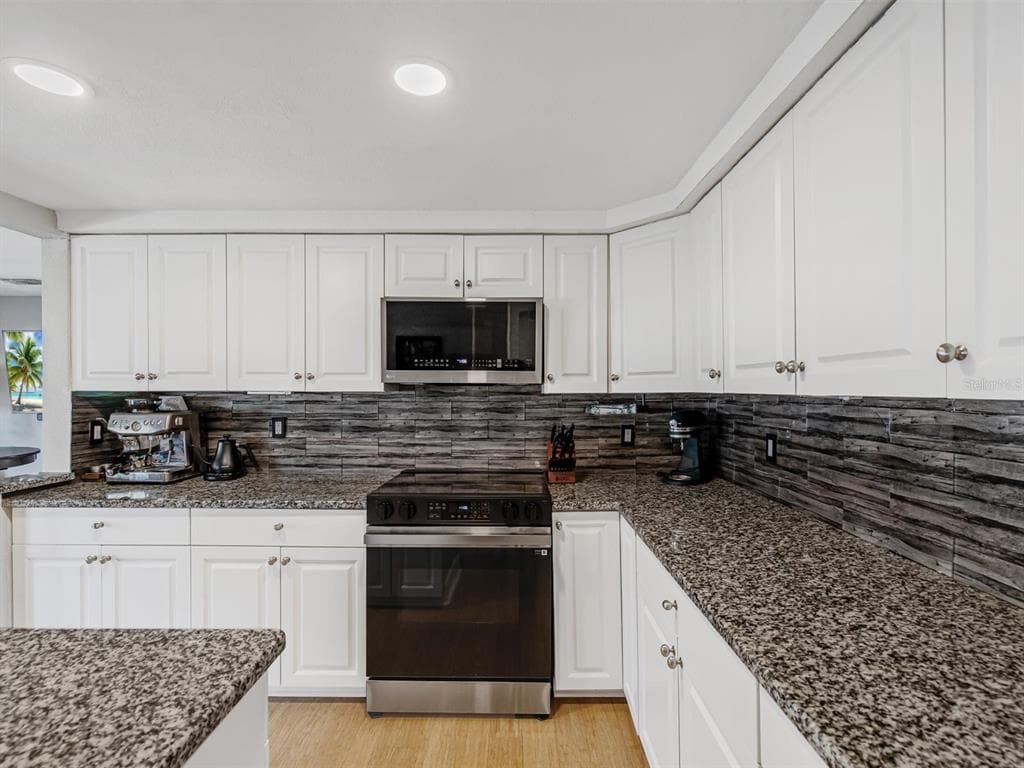 5240 43RD TERRACE, Street PETERSBURG, FL 33709 photo 4