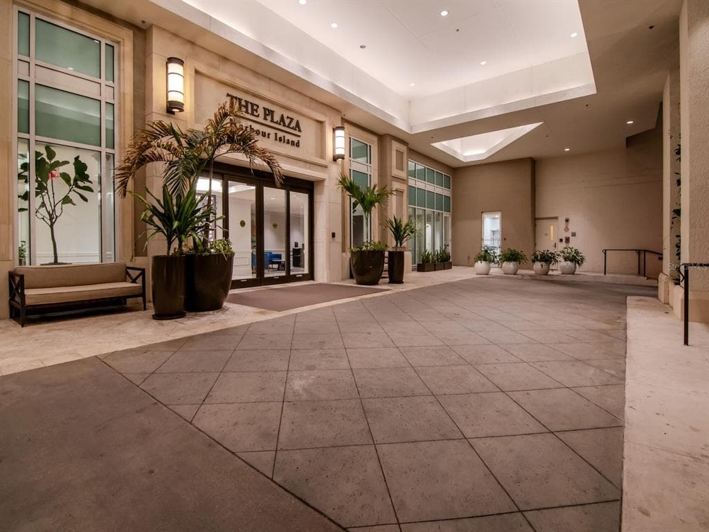 450 KNIGHTS RUN AVENUE Unit 1706, TAMPA, FL 33602 photo 2