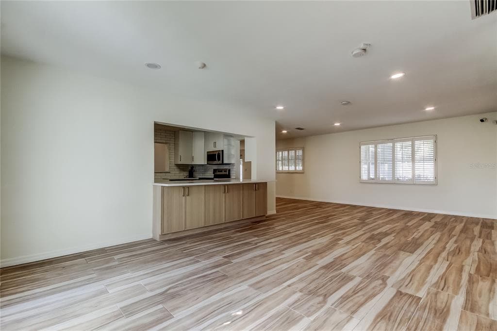 3936 EDEN ROC CIRCLE, TAMPA, FL, 33634 photo 3