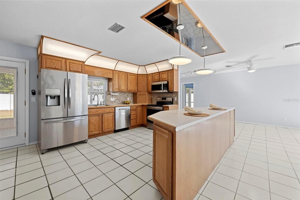 6135 ALDERWOOD Street, SPRING HILL, FL 34606 photo 4