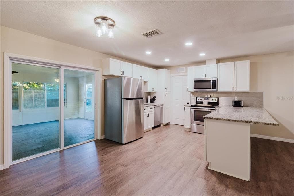 8568 95TH TERRACE, SEMINOLE, FL 33777 photo 5