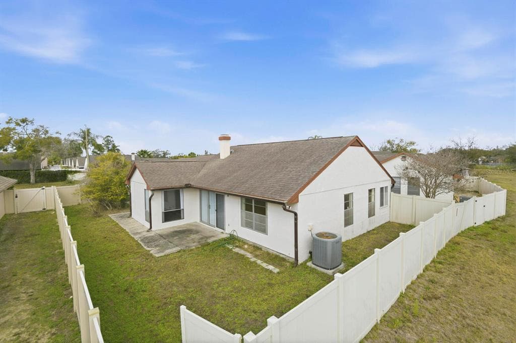 10827 VENICE CIRCLE, TAMPA, FL 33635 photo 3