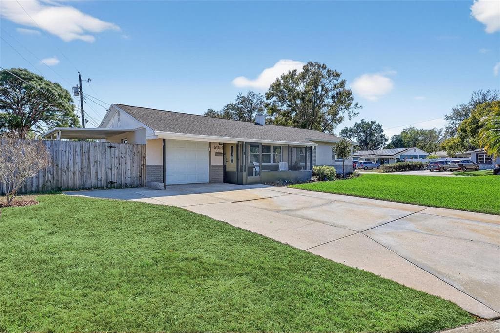 6194 28TH AVENUE, Street PETERSBURG, FL 33710 photo 2