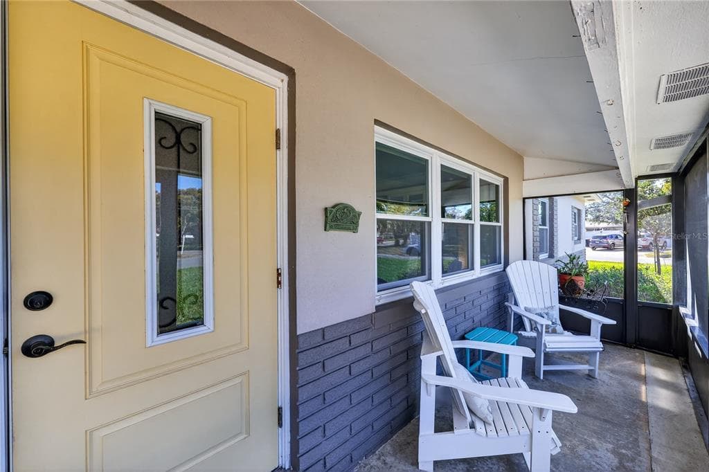 6194 28TH AVENUE, Street PETERSBURG, FL 33710 photo 3