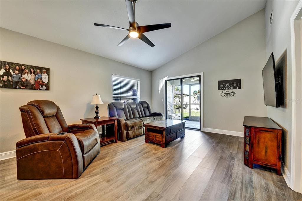 1148 FALCON DRIVE Unit 3, DUNEDIN, FL 34698 photo 2