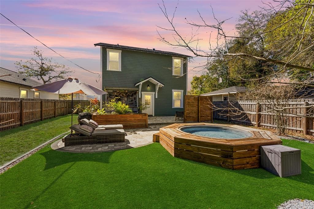 1506 KNOLLWOOD STREET, TAMPA, FL 33610 photo 2