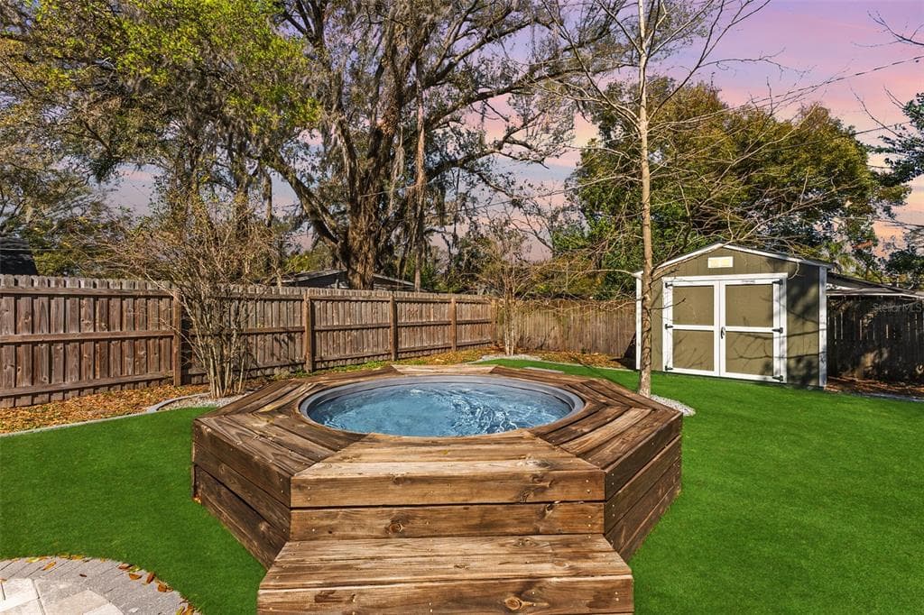 1506 KNOLLWOOD STREET, TAMPA, FL 33610 photo 3