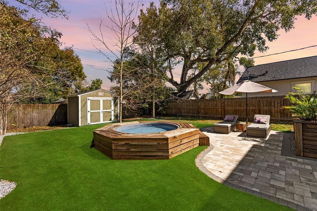 1506 KNOLLWOOD STREET, TAMPA, FL 33610 photo 4