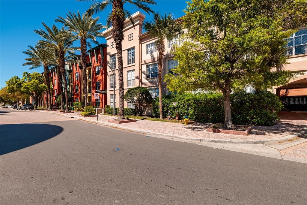 2320 AZEELE STREET Unit 317, TAMPA, FL 33609 photo 5