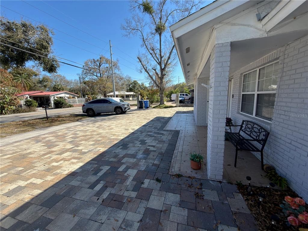 911 MAYDELL DRIVE, TAMPA, FL 33619 photo 2