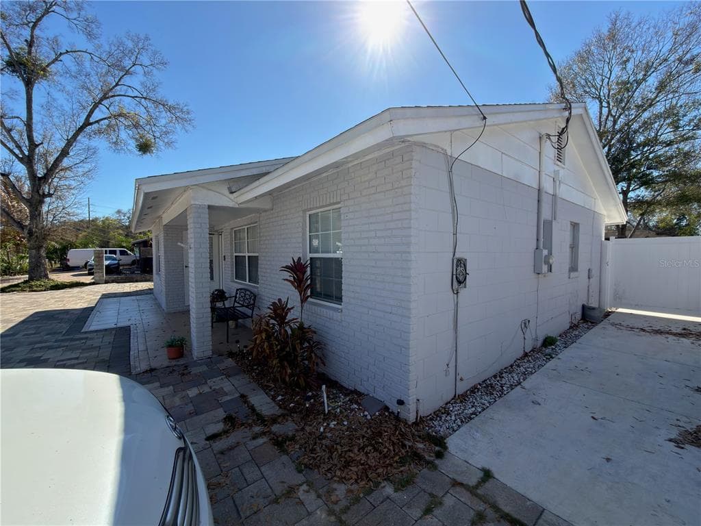 911 MAYDELL DRIVE, TAMPA, FL 33619 photo 3