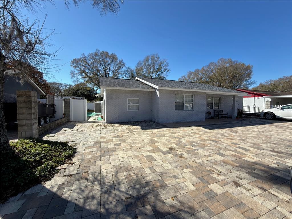 911 MAYDELL DRIVE, TAMPA, FL 33619 photo 4