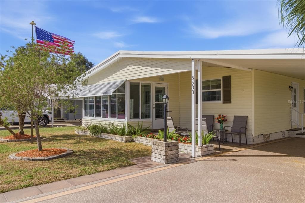 5533 REGAL Way, ZEPHYRHILLS, FL 33541 photo 5