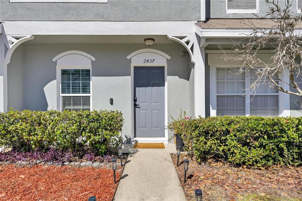 2437 LAKE WOODBERRY CIRCLE, BRANDON, FL 33510 photo 2