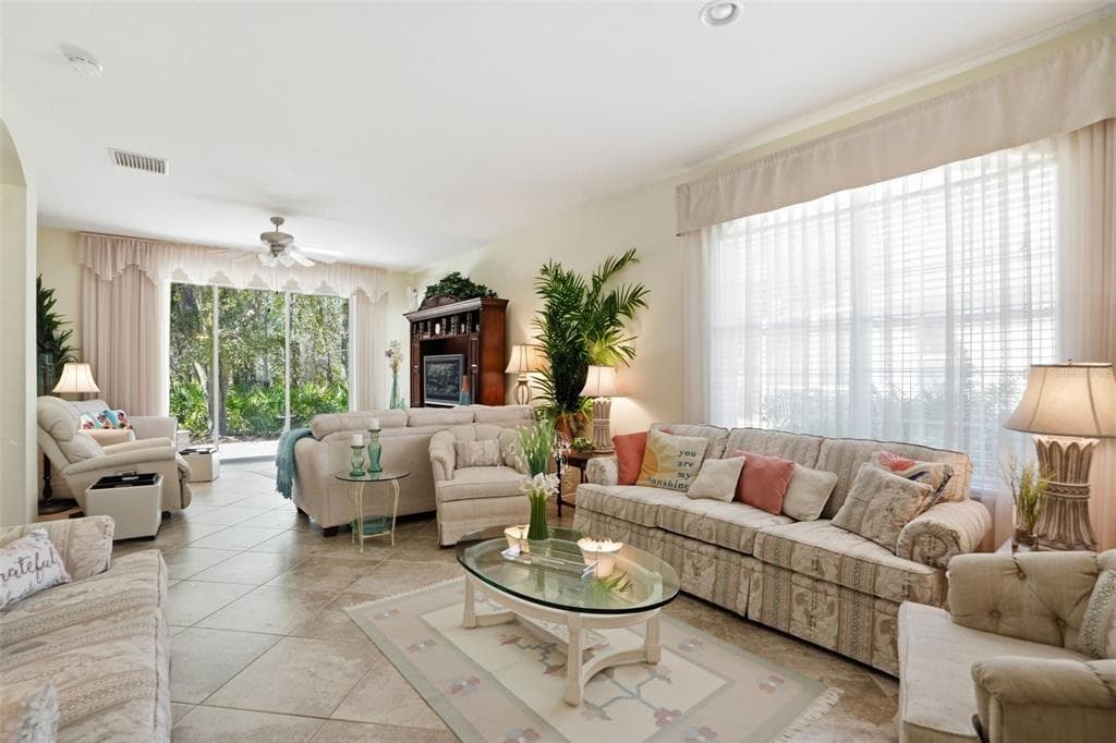 3252 CHAPEL CREEK CIRCLE, WESLEY CHAPEL, FL 33544 photo 4