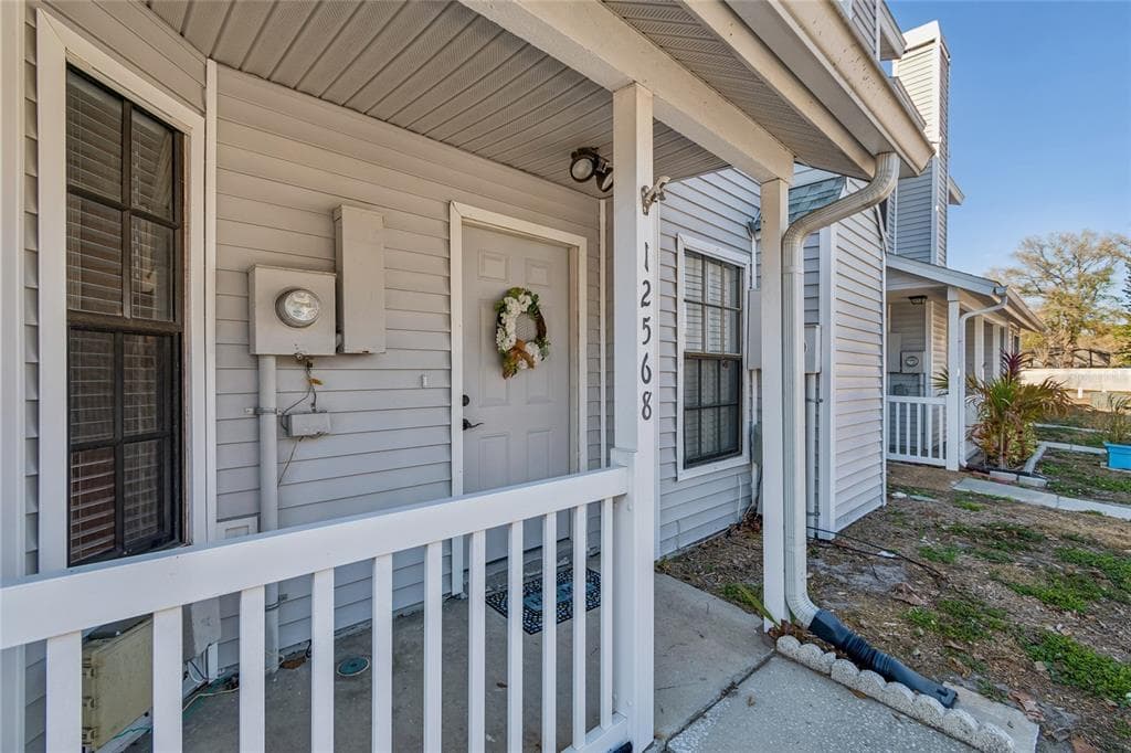 12568 CASTLE HILL DRIVE, TAMPA, FL 33624 photo 2