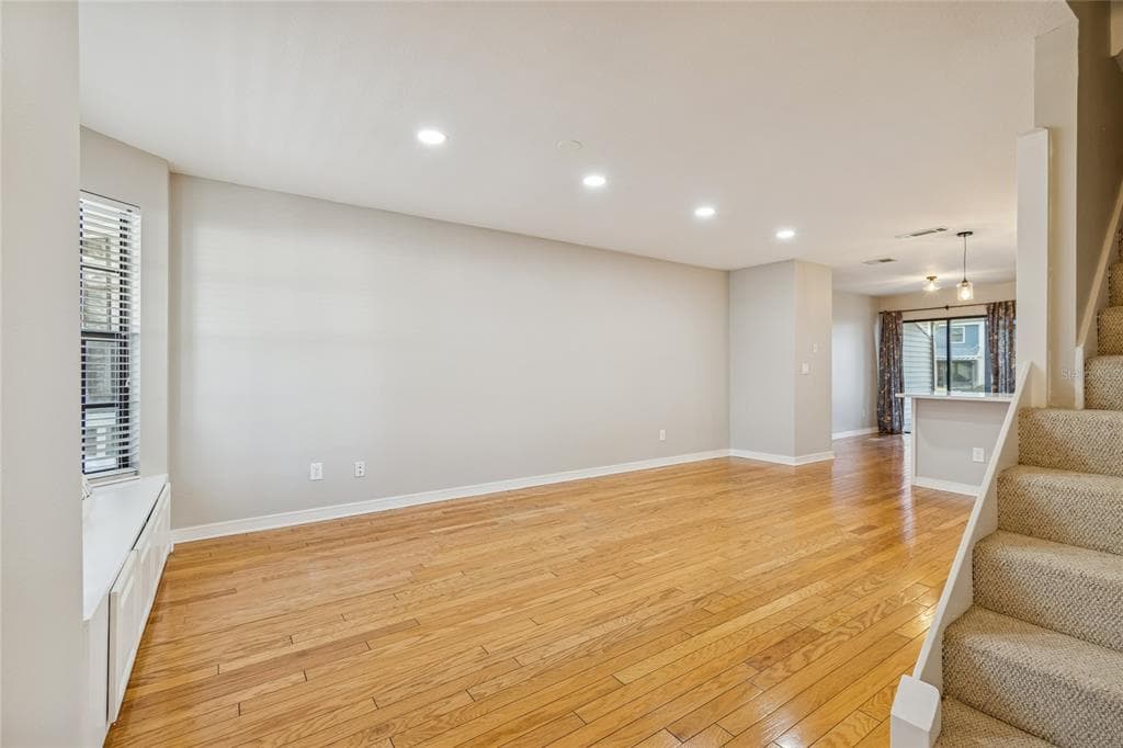 12568 CASTLE HILL DRIVE, TAMPA, FL 33624 photo 5