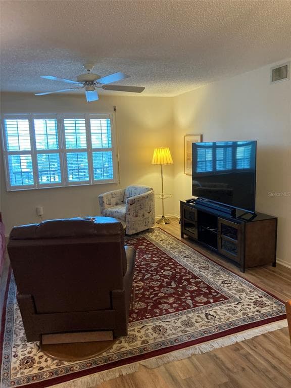 8174 TERRACE GARDEN Drive Unit 303, Street PETERSBURG, FL 33709 photo 4