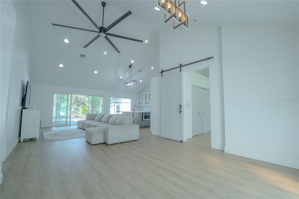 5204 108TH STREET, Street PETERSBURG, FL 33708 photo 3