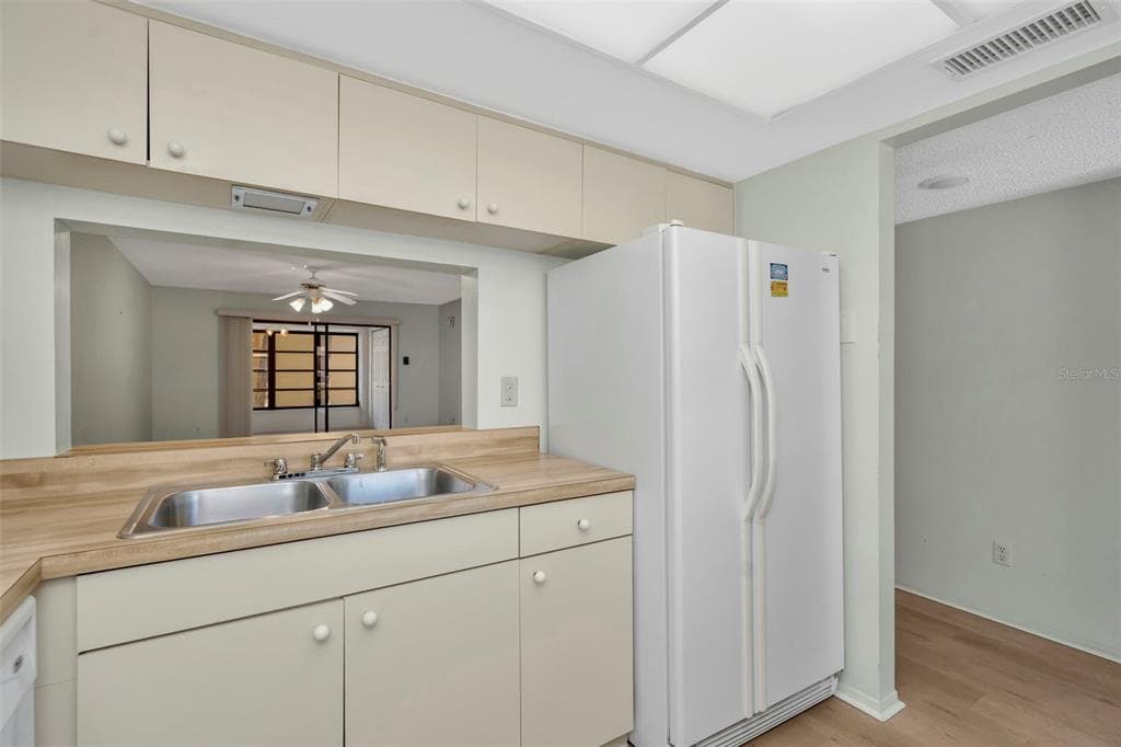 3034 EASTLAND Boulevard Unit D210, CLEARWATER, FL 33761 photo 5