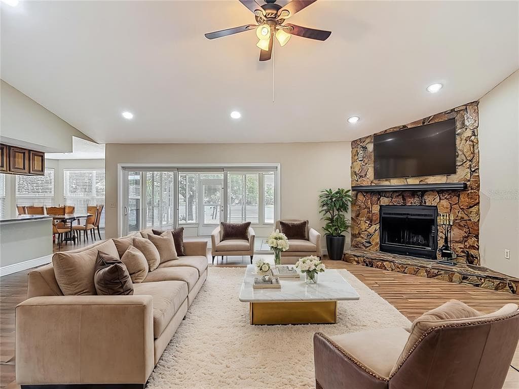 3810 HOLLISTER Place, BRANDON, FL 33511 photo 4