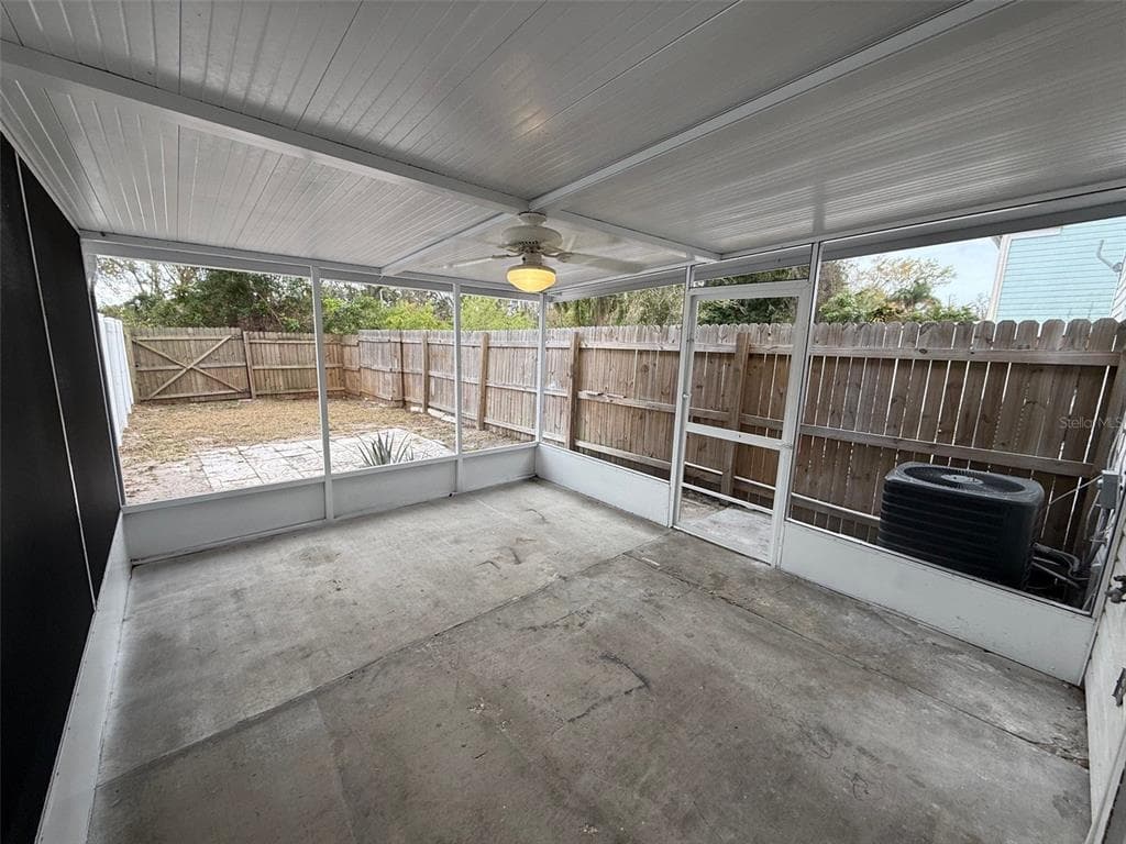 6130 OAK CLUSTER Circle, TAMPA, FL 33634 photo 5