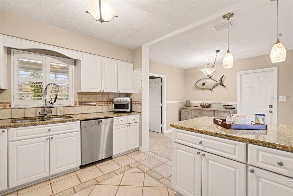 8958 110TH STREET, SEMINOLE, FL 33772 photo 4