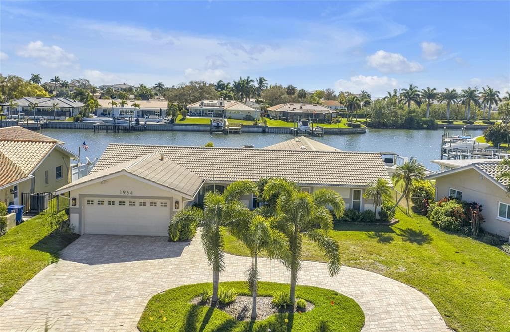 1964 MASSACHUSETTS AVENUE, ST PETERSBURG, FL, 33703