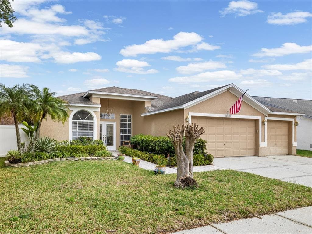 11310 GLENMONT Drive, TAMPA, FL 33635 photo 2