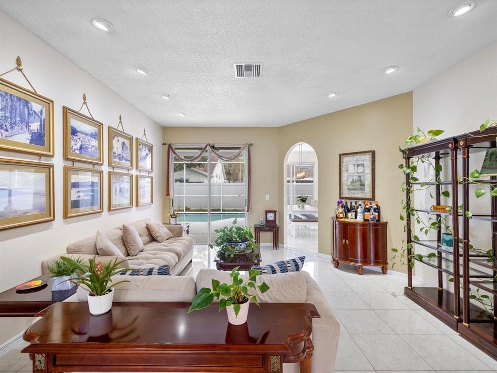 11310 GLENMONT Drive, TAMPA, FL 33635 photo 4