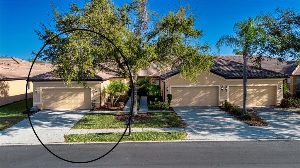 317 SENECA FALLS Drive, APOLLO BEACH, FL 33572 photo 2