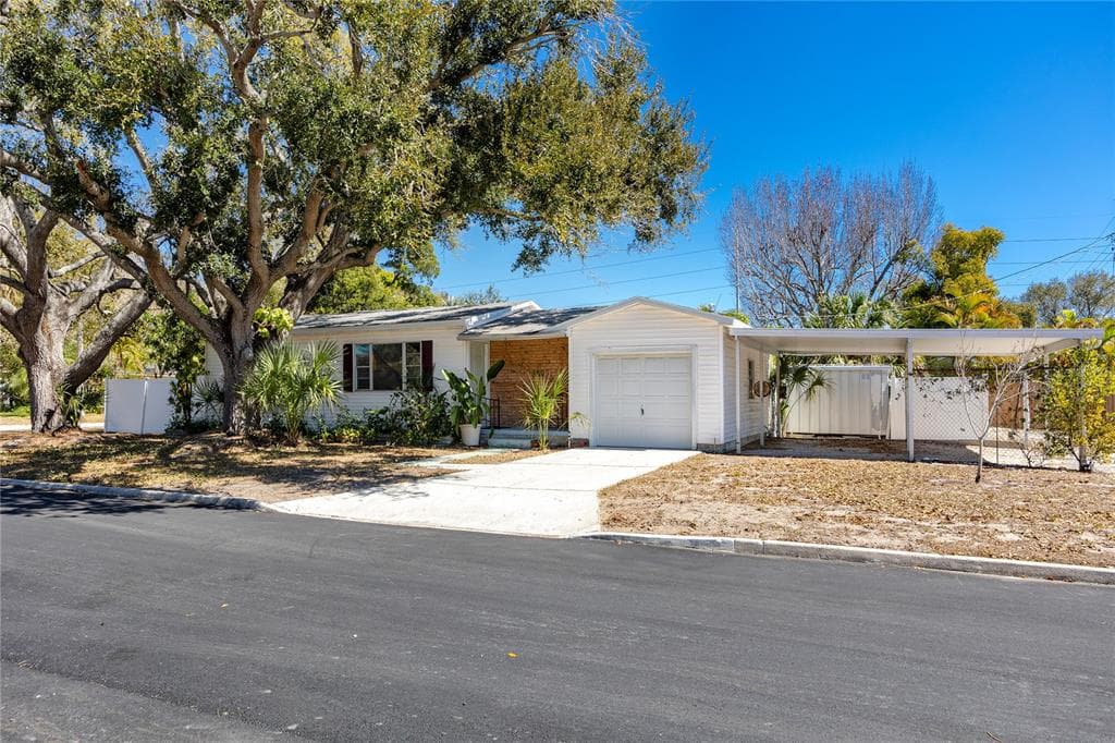 731 72ND Street, Street PETERSBURG, FL 33710 photo 4