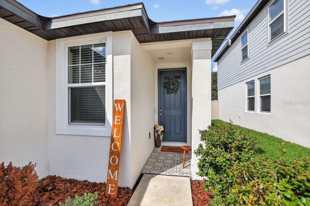 34763 TELLURIDE Lane, ZEPHYRHILLS, FL 33541 photo 2